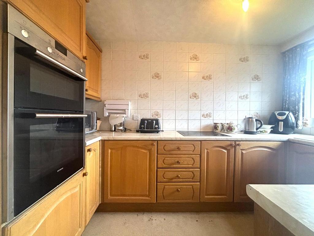 Kitchen 1.jpeg