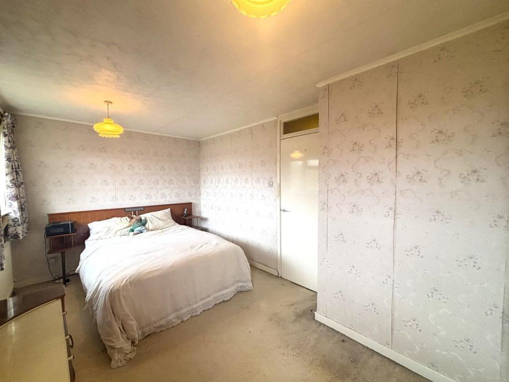 Bedroom 1.jpeg