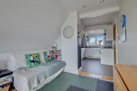 2 bedroom flat for sale, Friern Park, North Finchley, London
