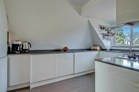 2 bedroom flat for sale, Friern Park, North Finchley, London
