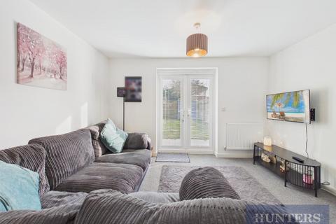 2 bedroom terraced house for sale, Senior Drive, Cayton, Scarborough