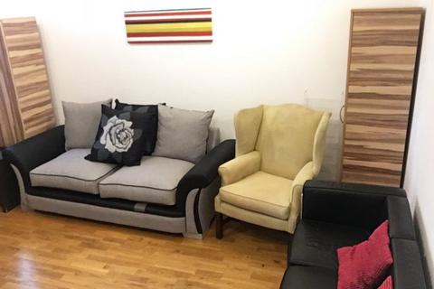 8 bedroom semi-detached house for sale, Hogarth Gardens, Hounslow, TW5