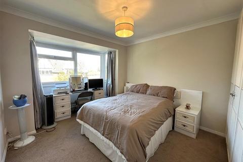 2 bedroom flat for sale, High Road, Bushey WD23