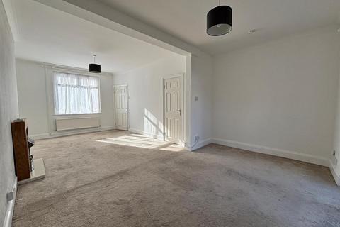 3 bedroom terraced house for sale, Heol Tregoning, Llanelli