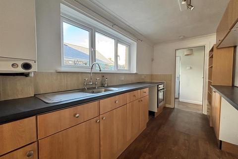 3 bedroom terraced house for sale, Heol Tregoning, Llanelli