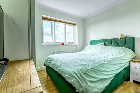 undefined, High Street, Waltham Cross, EN8