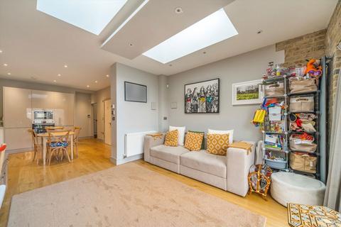 3 bedroom house for sale, Bentworth Road, London W12