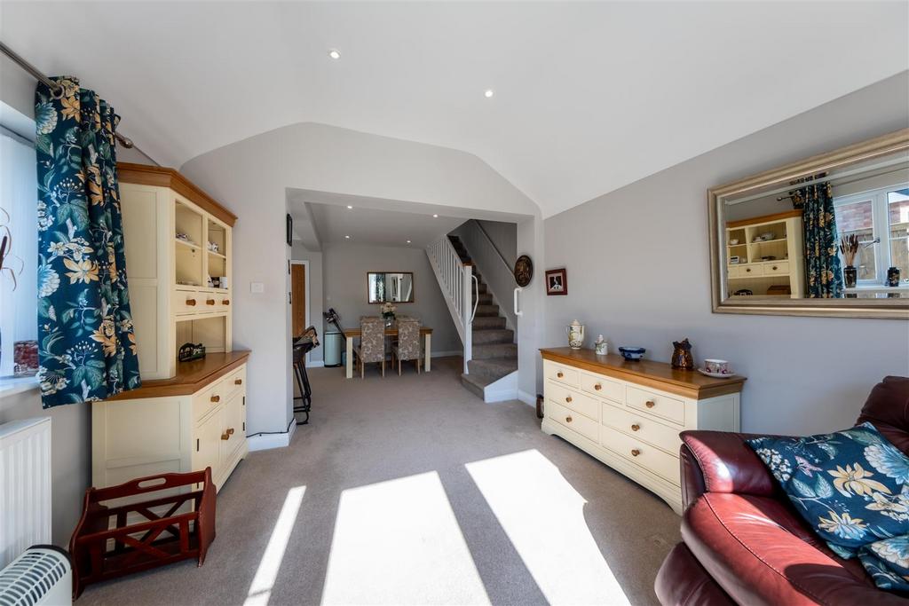 18 Grove Gardens-010.jpg