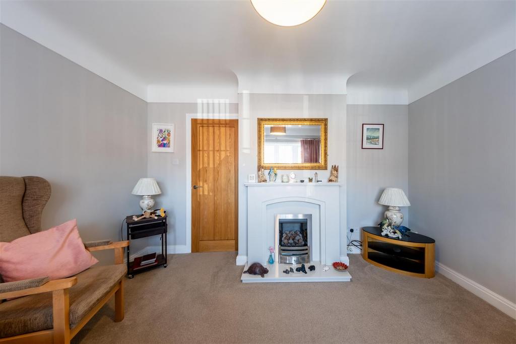 18 Grove Gardens-013.jpg