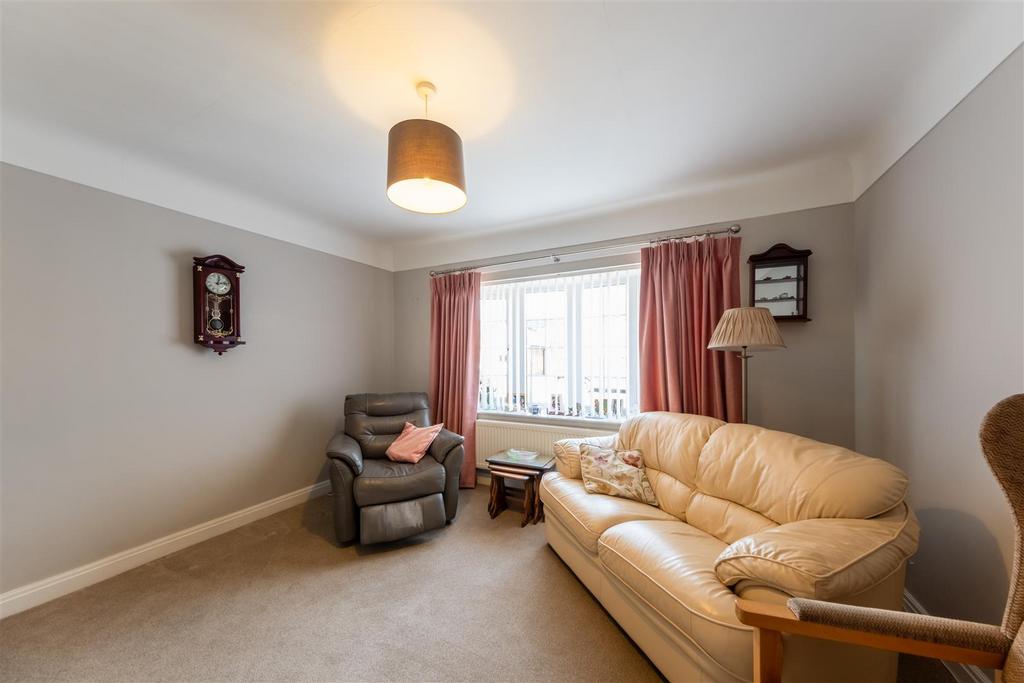 18 Grove Gardens-011.jpg