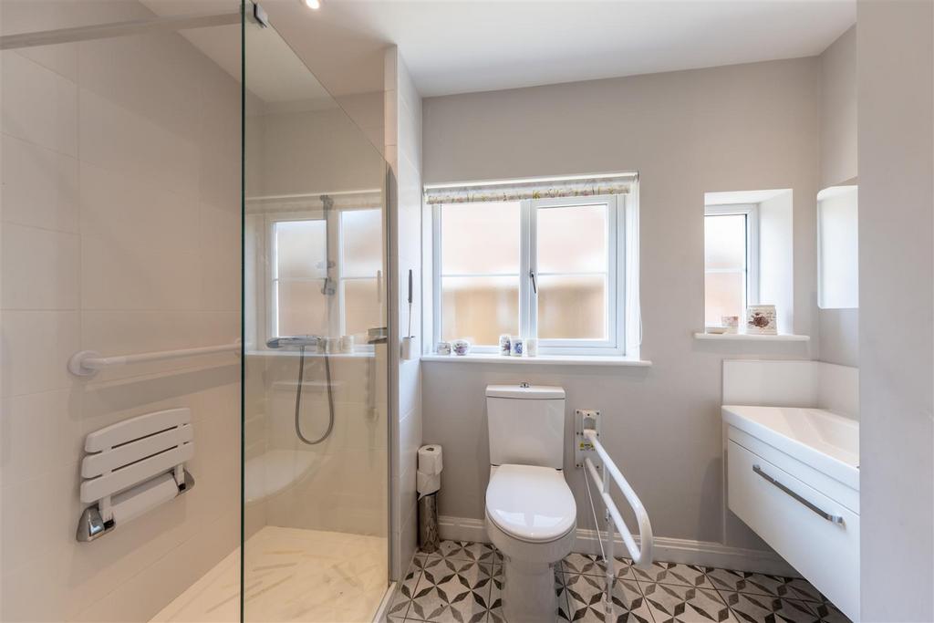 18 Grove Gardens-015.jpg