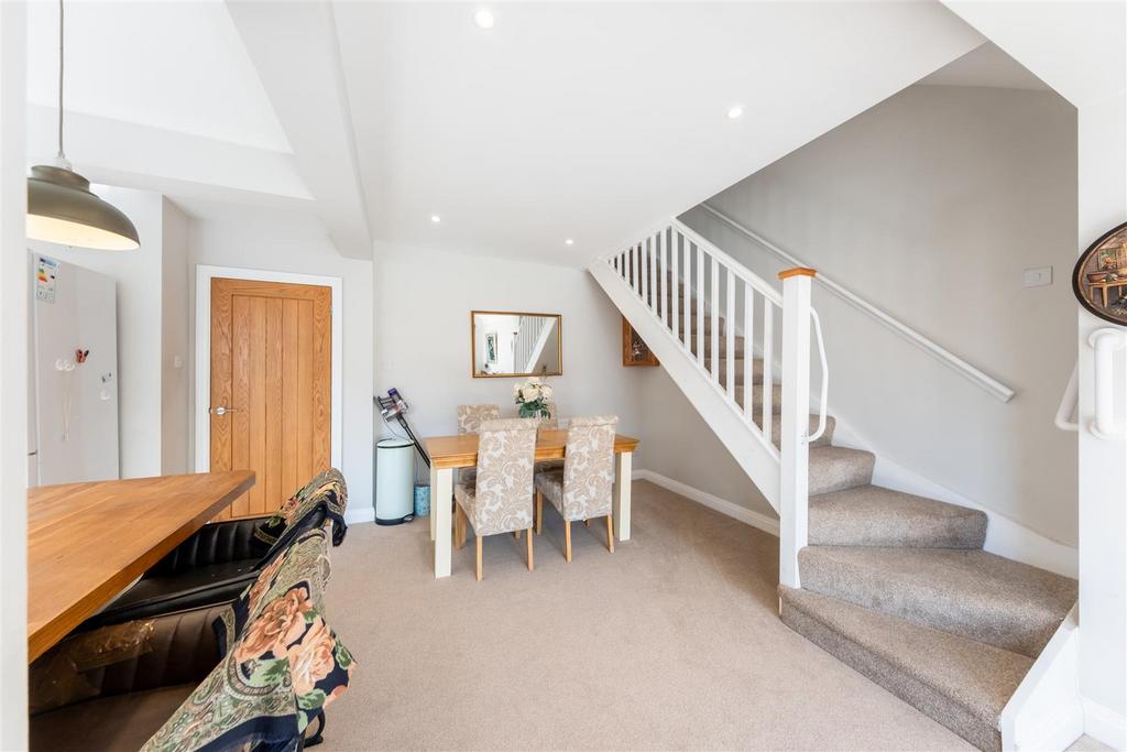 18 Grove Gardens-008.jpg