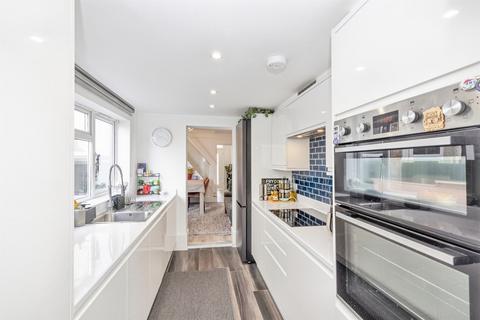 3 bedroom terraced house for sale, Chester Road, Watford