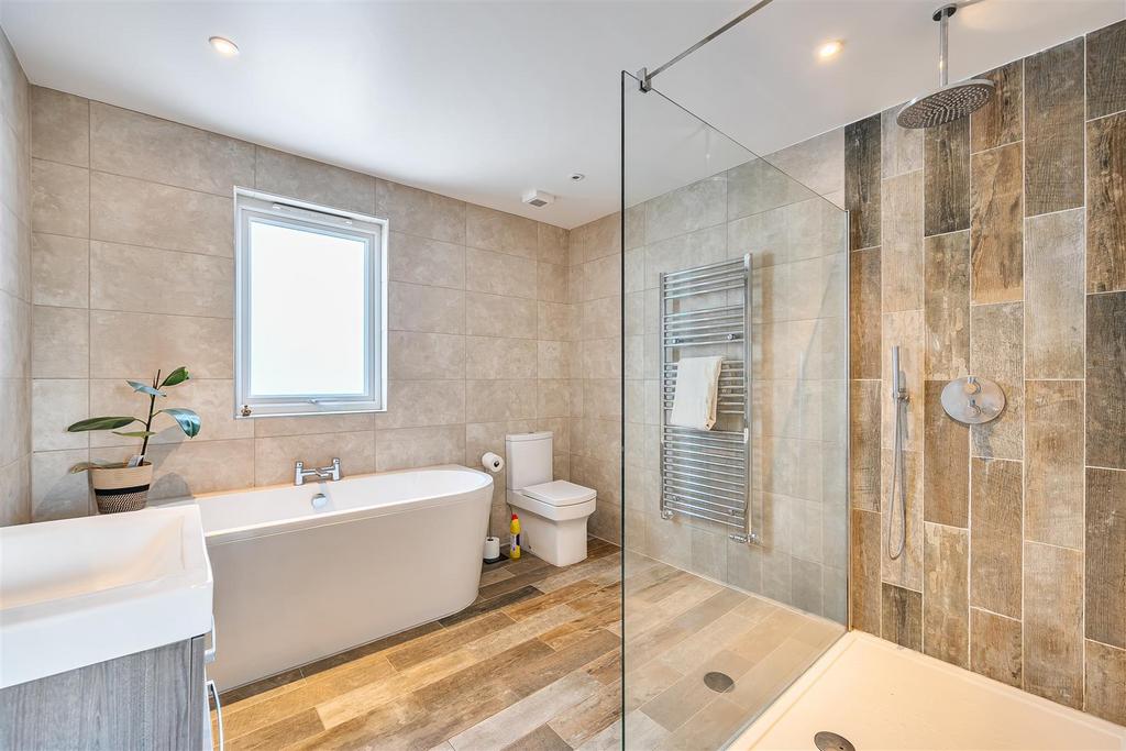 Bath/Shower Room
