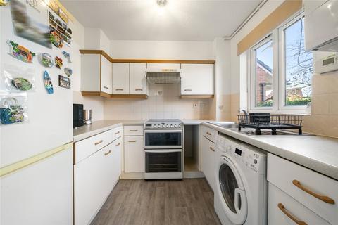 1 bedroom flat for sale, Parry Drive, Weybridge, Surrey, KT13