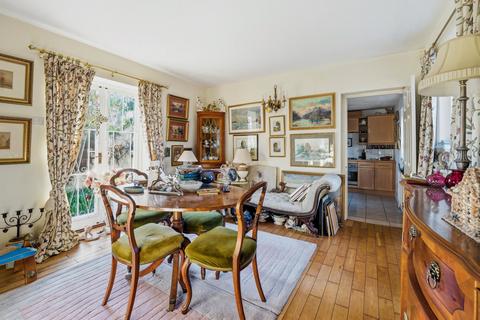 2 bedroom detached house for sale, Gresham Road, Staines-upon-Thames, TW18