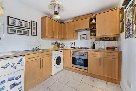 2 bedroom detached house for sale, Gresham Road, Staines-upon-Thames, TW18