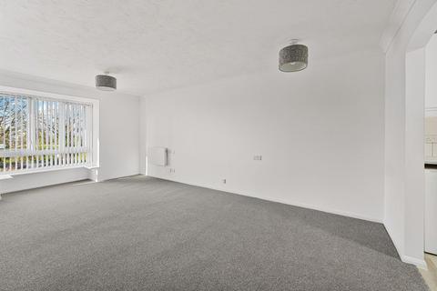undefined, Farm Close, Staines-upon-Thames, TW18