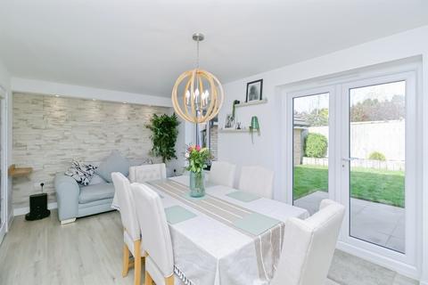 4 bedroom detached house for sale, Railway Road, Rhoose, Barry