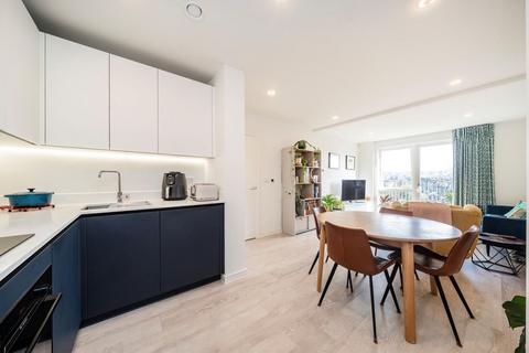 2 bedroom flat to rent, Atheldene Road, LONDON SW18