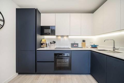 2 bedroom flat to rent, Atheldene Road, LONDON SW18