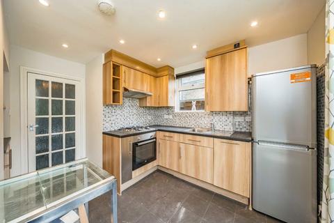 1 bedroom flat to rent, Hambro Road, London SW16