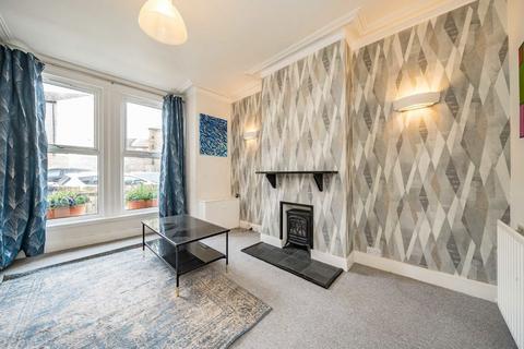 1 bedroom flat to rent, Hambro Road, London SW16