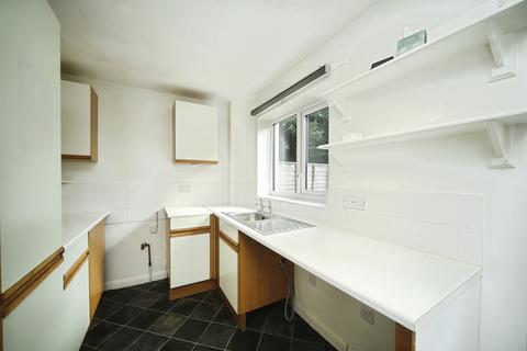 undefined, Chelmer Close, Taunton