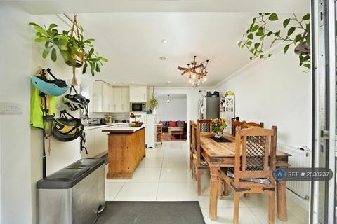 undefined, Mount Road, Mitcham, CR4