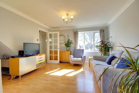 3 bedroom terraced house for sale, Edinburgh Drive, St. Ives