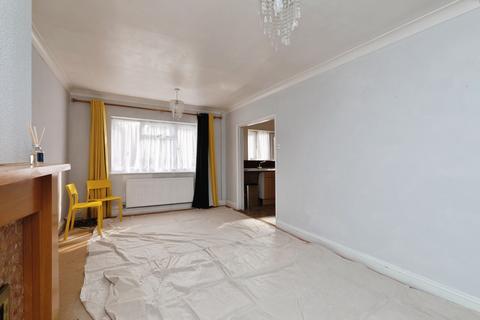 3 bedroom terraced house for sale, Maybury Road, Barking, IG11
