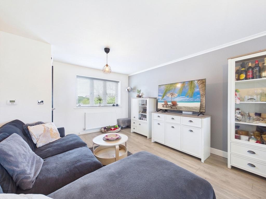 Lounge &amp; Dining Kitchen