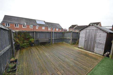 2 bedroom semi-detached house to rent, Church Square, Brandon