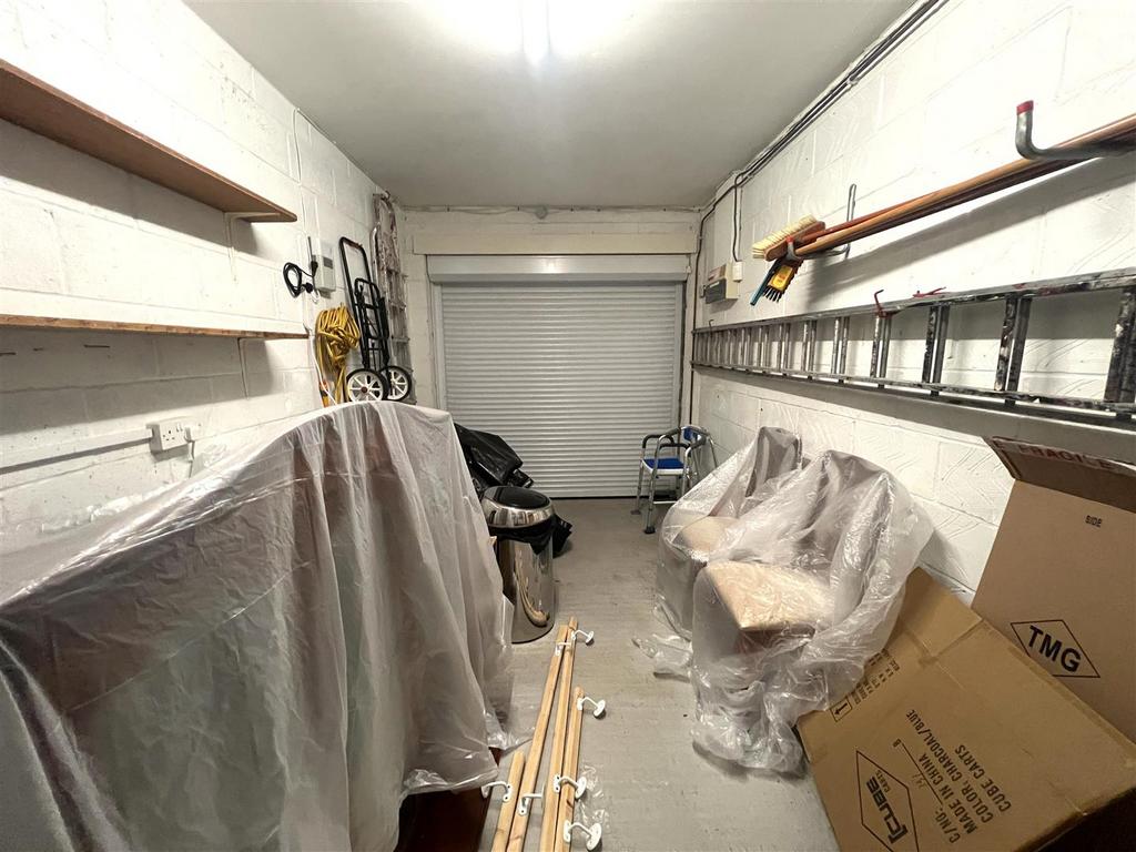 Garage.JPG