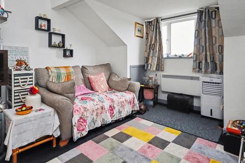 undefined, Vestry Road, Street