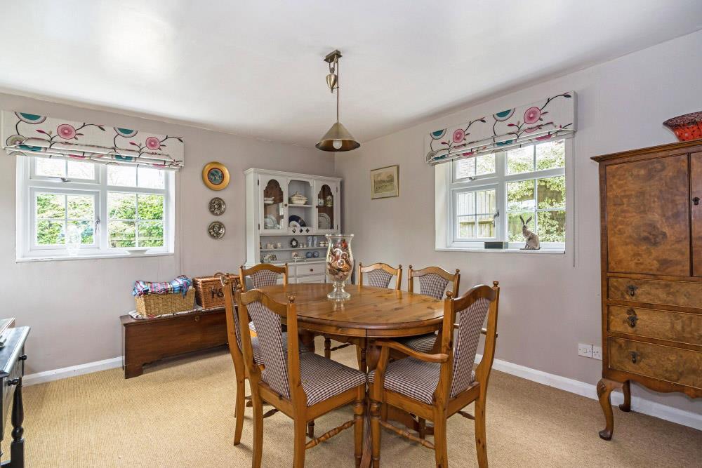 Sketch Ph7 3882251 - 800px.jpg