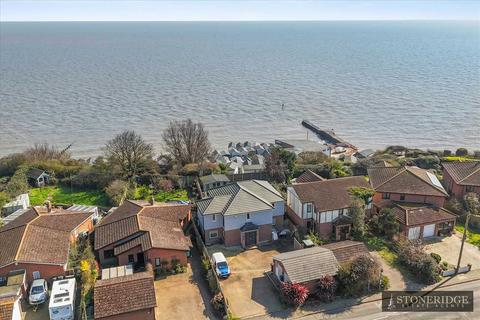 4 bedroom detached house for sale, Walton on the Naze CO14