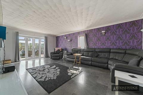 4 bedroom detached house for sale, Walton on the Naze CO14