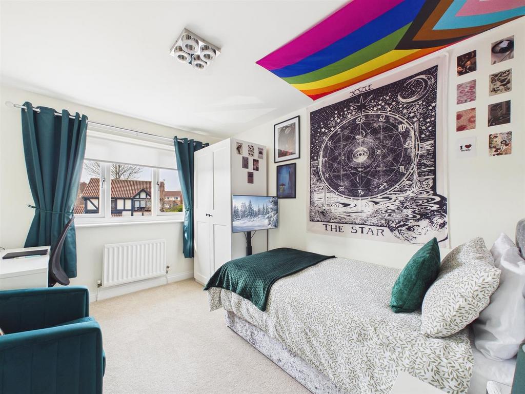 Bed 2.jpg