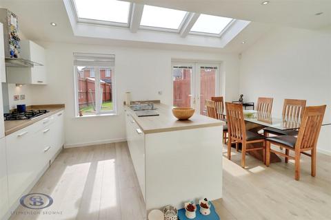 3 bedroom semi-detached house for sale, Henry Cooper Road, Crewe