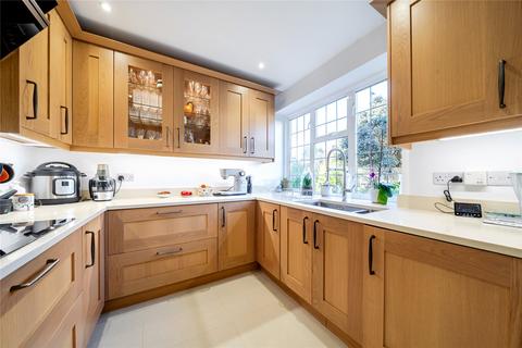 4 bedroom detached house for sale, Knoll Rise, Orpington