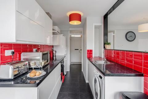 undefined, London E1W