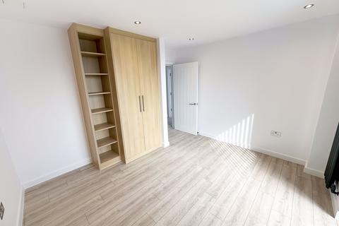 1 bedroom apartment to rent, Hillman House, Farnham Road, Slough, Berkshire, SL2