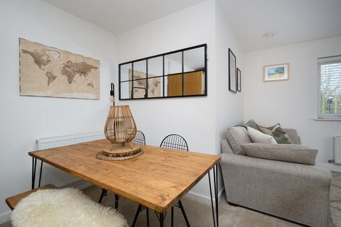 2 bedroom flat for sale, Mayfield Road, Walton-on-Thames, KT12