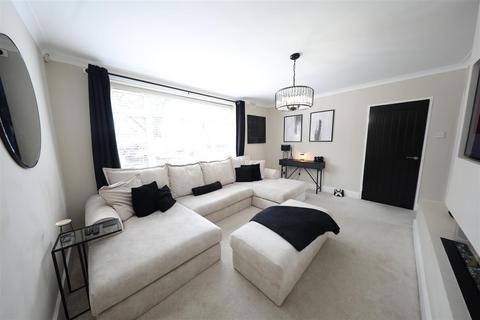 undefined, Strensall Road, Hull