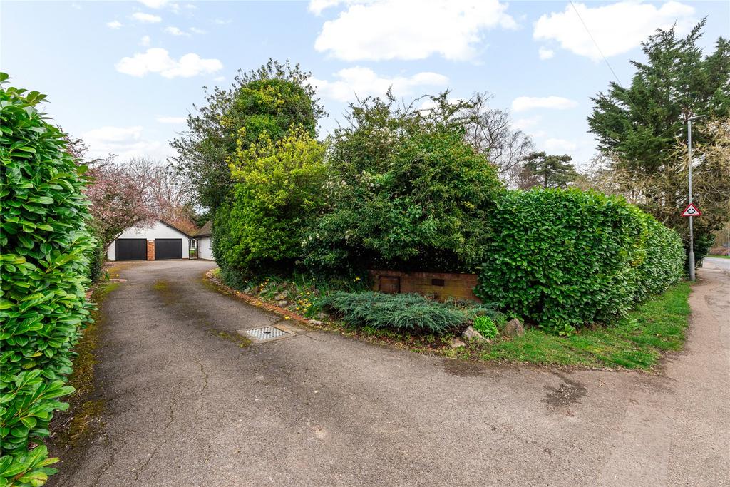 Garages &amp; Drive