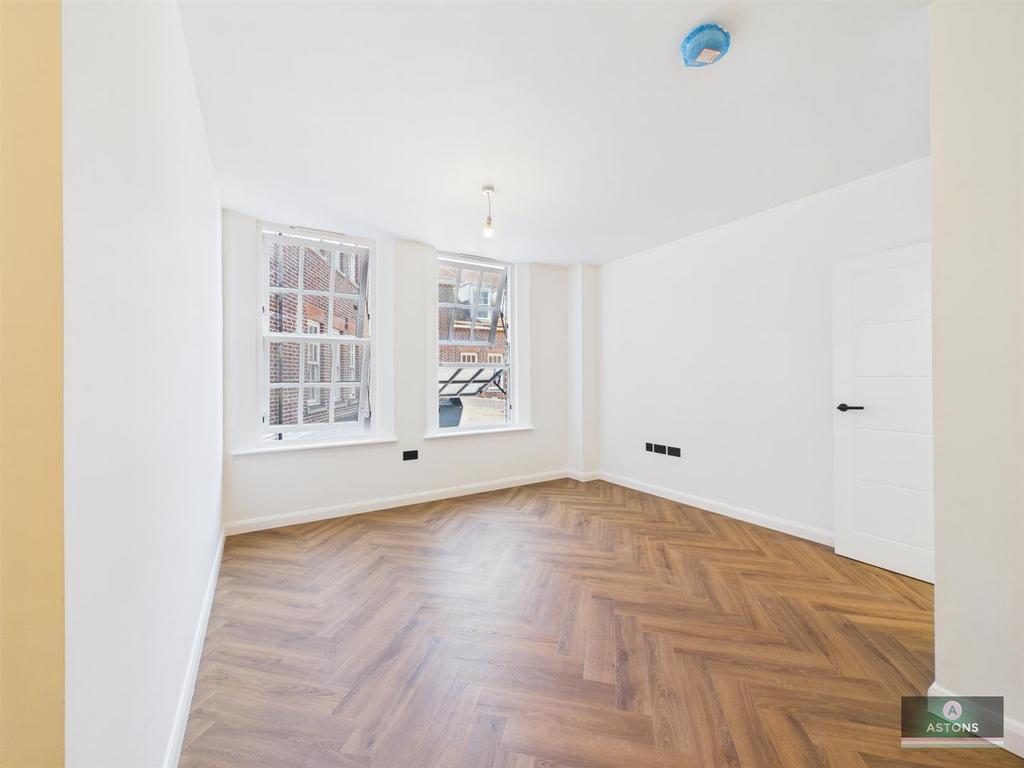 CAM02202 G0-PR0637-STILL026.jpg