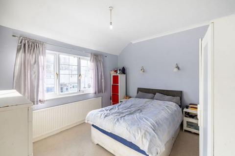 2 bedroom house to rent, Roke Lodge Road, Kenley CR8