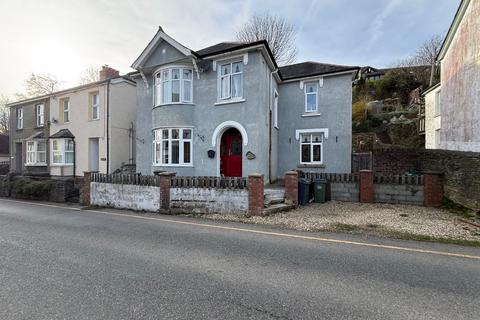4 bedroom detached house for sale, Wind Street, Llandysul, SA44