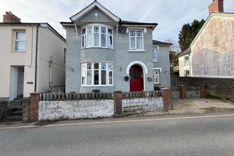 4 bedroom detached house for sale, Wind Street, Llandysul, SA44